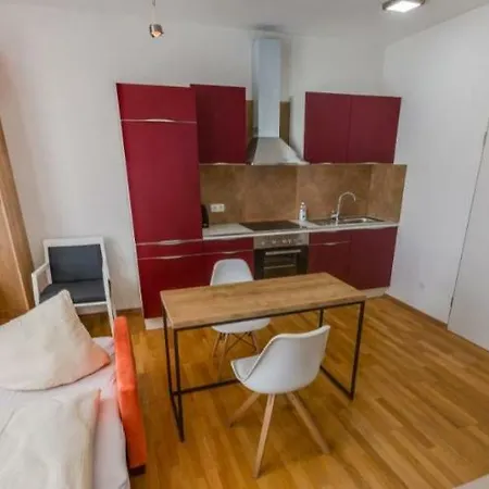 Alpina Aparthotel *