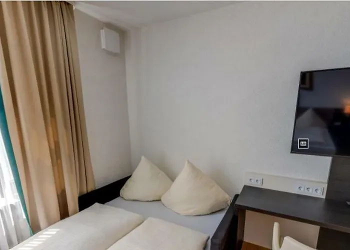 Aparthotel Alpina 3*